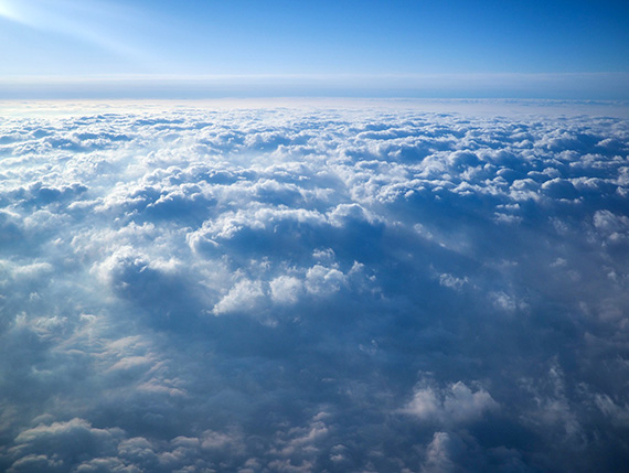 Über den Wolken (Symbolbild)